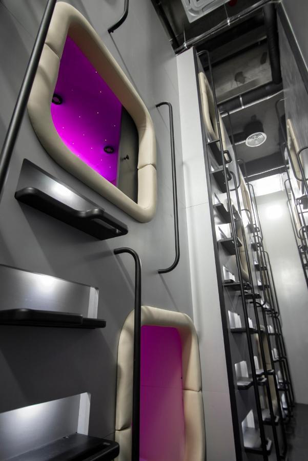 Capsule Hotel Constellation 91 Lvov Exteriér fotografie