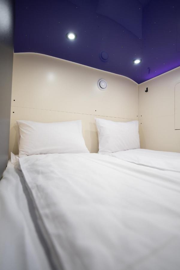 Capsule Hotel Constellation 91 Lvov Exteriér fotografie