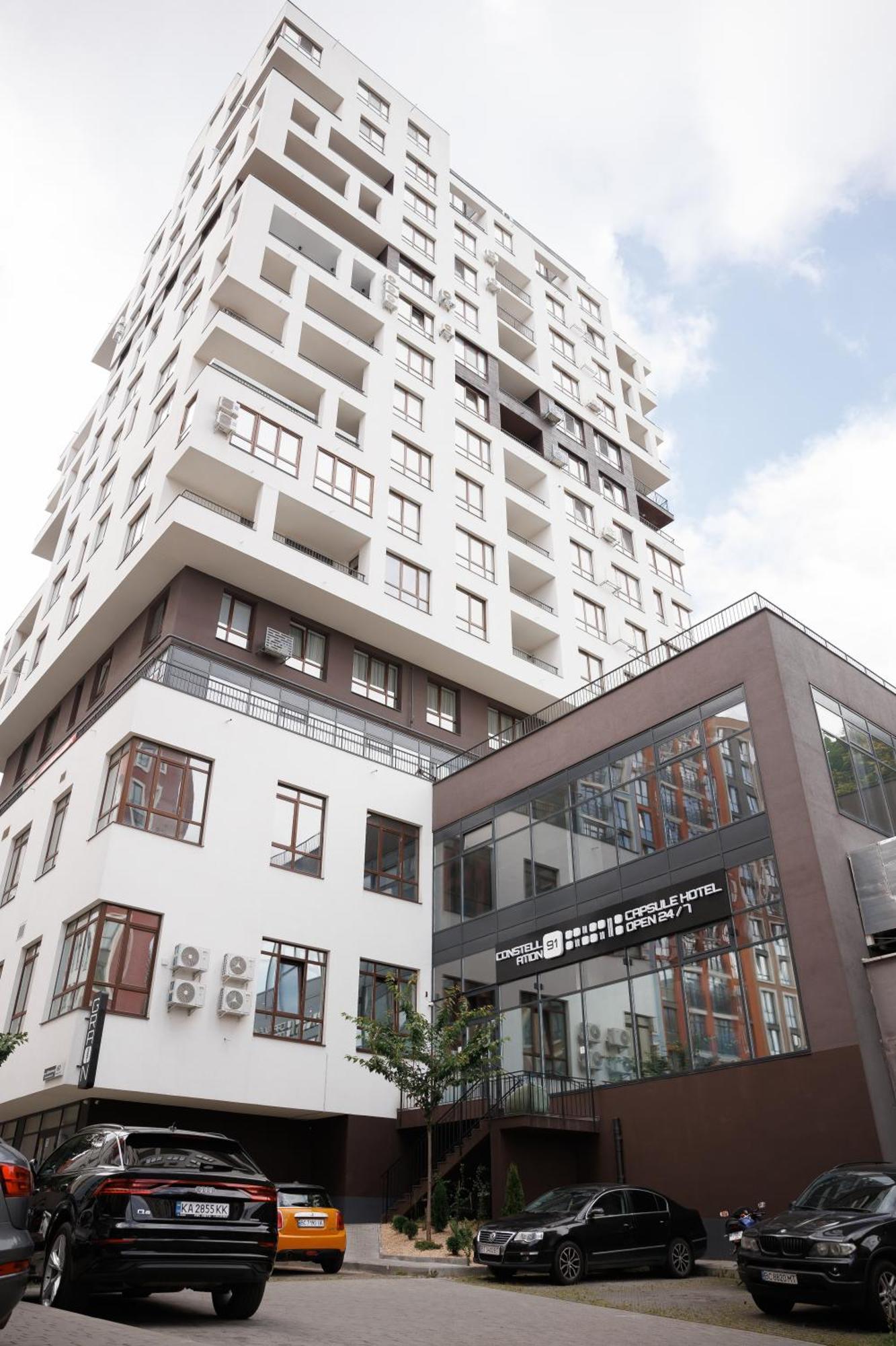 Capsule Hotel Constellation 91 Lvov Exteriér fotografie