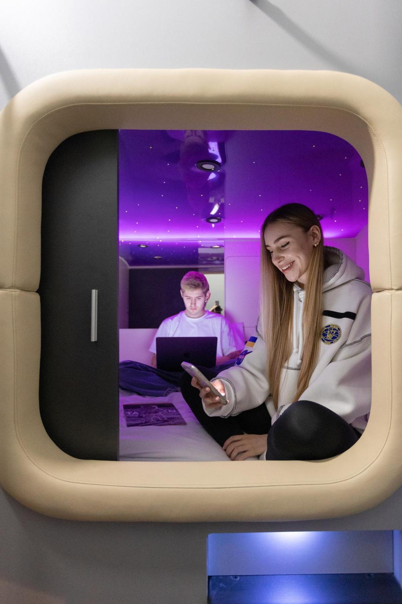 Capsule Hotel Constellation 91 Lvov Exteriér fotografie